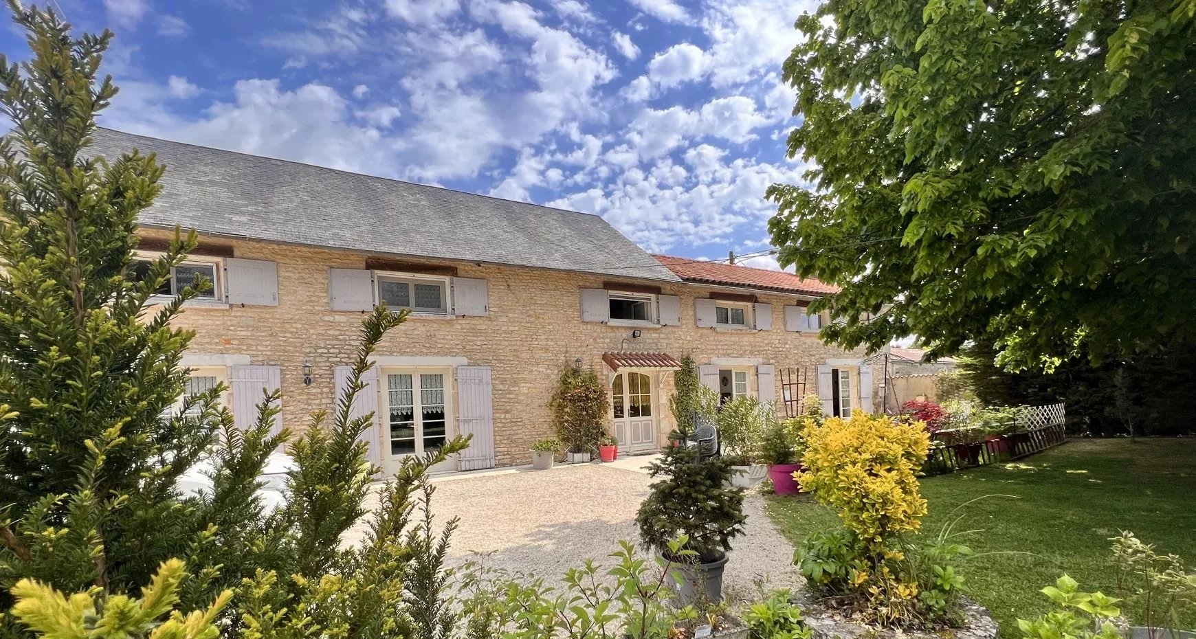 Belle maison de 4 chambres en bordure d'un village