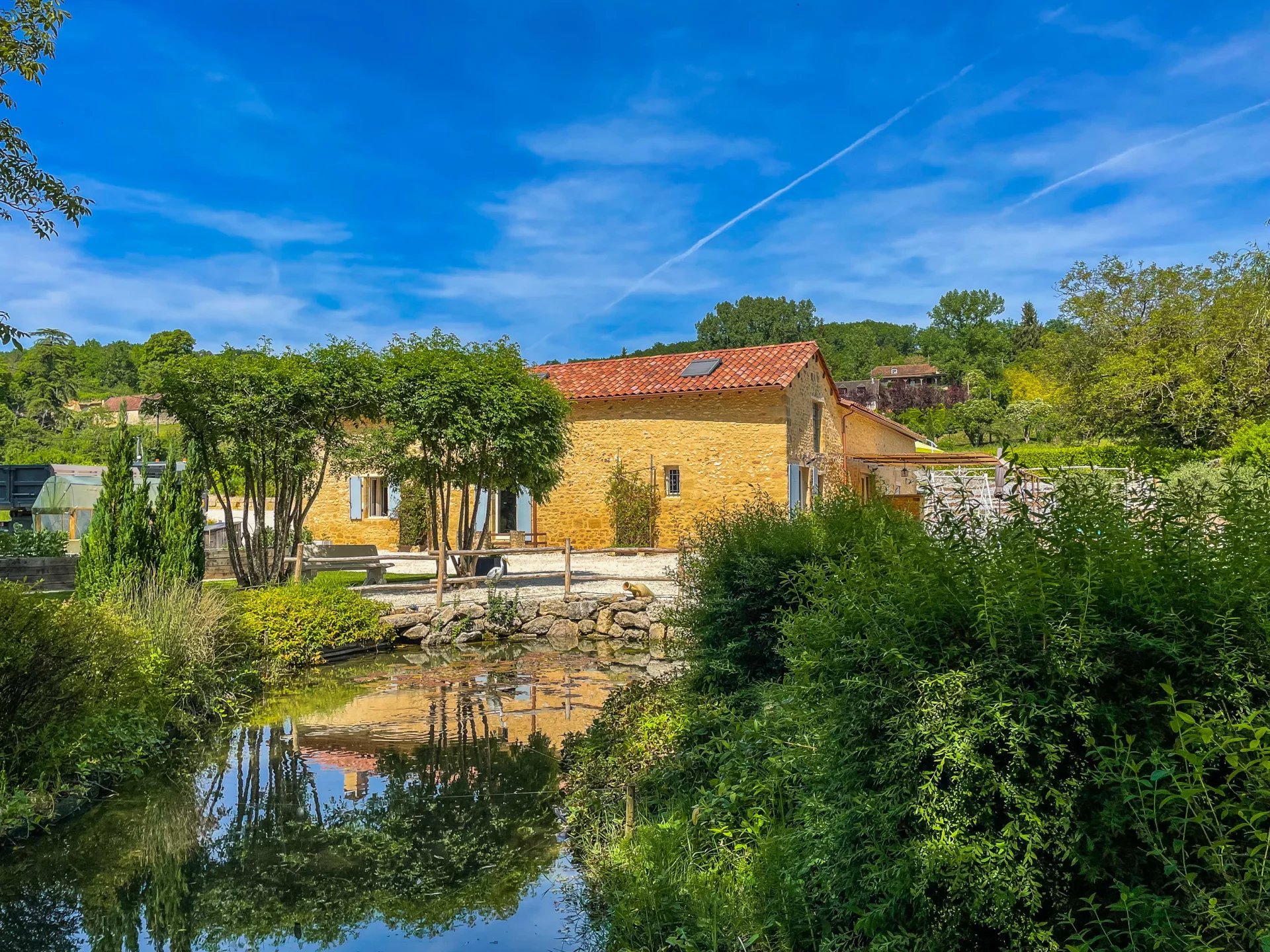 Magnifique moulin avec aquarium au sol WOW !