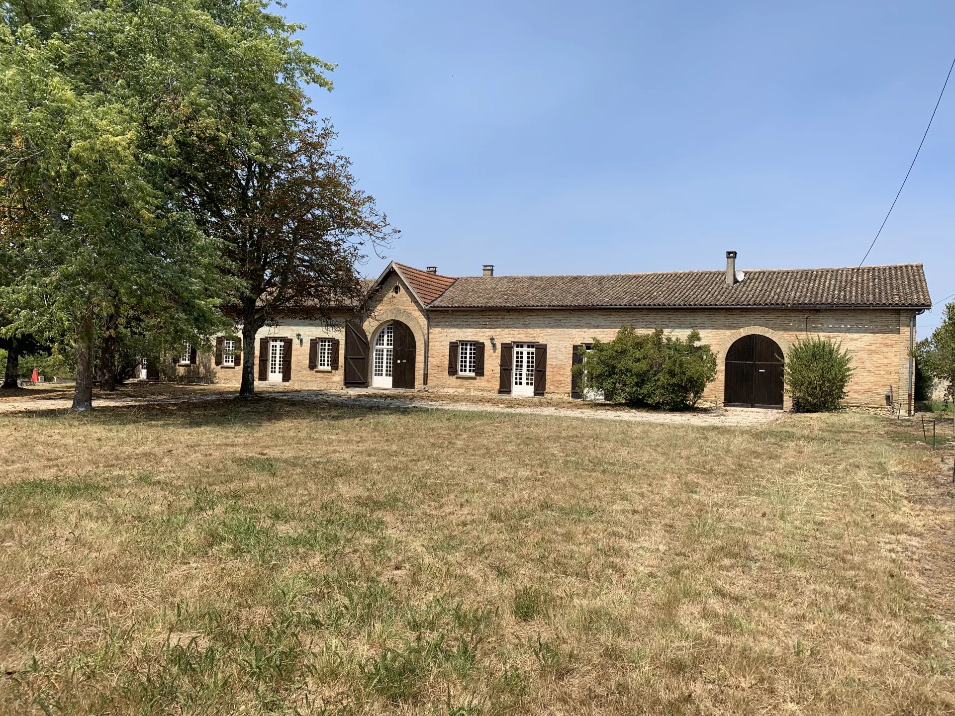 Grande maison avec 4 hectares