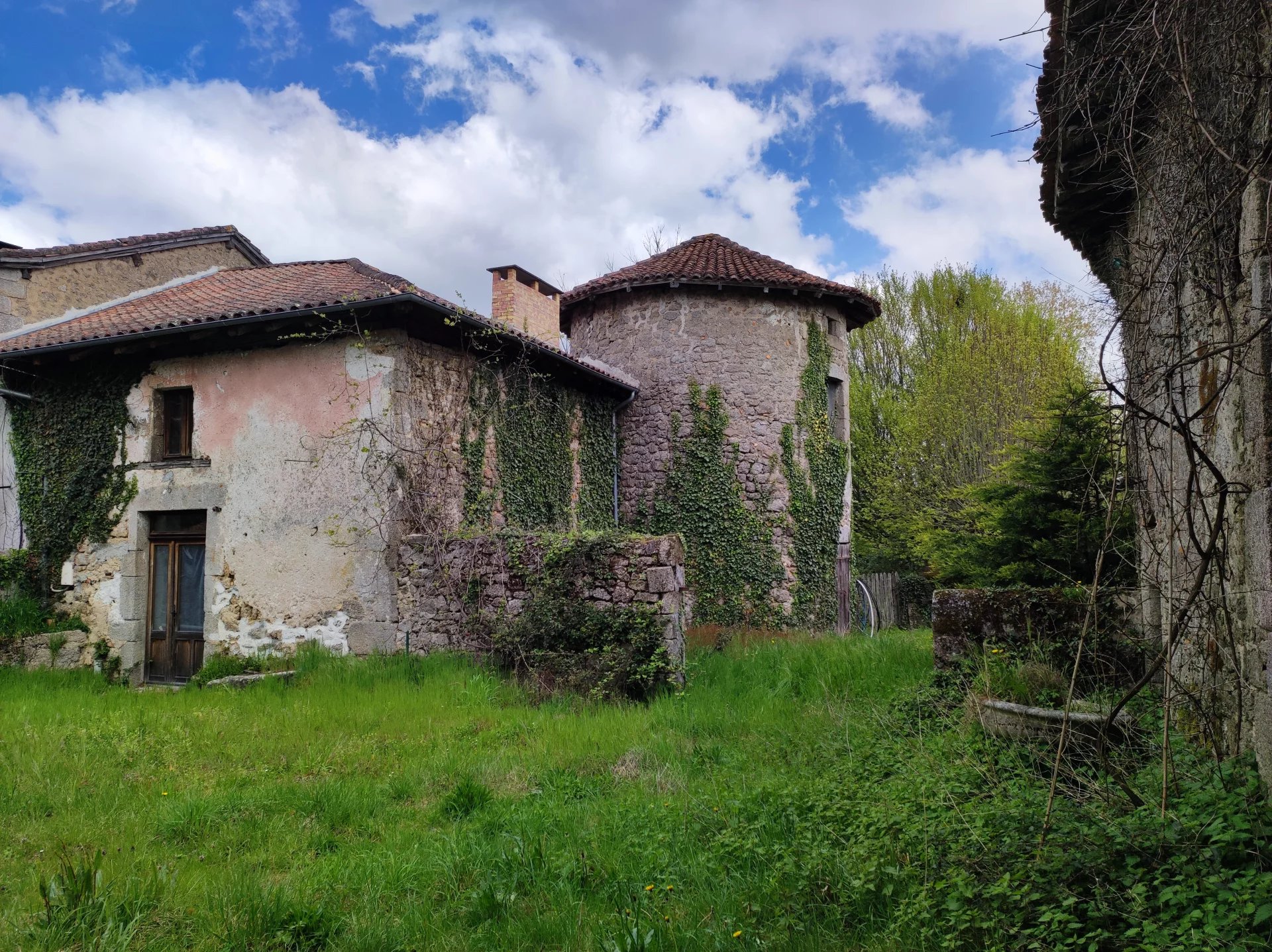 un ''château''. en Dordogne ...