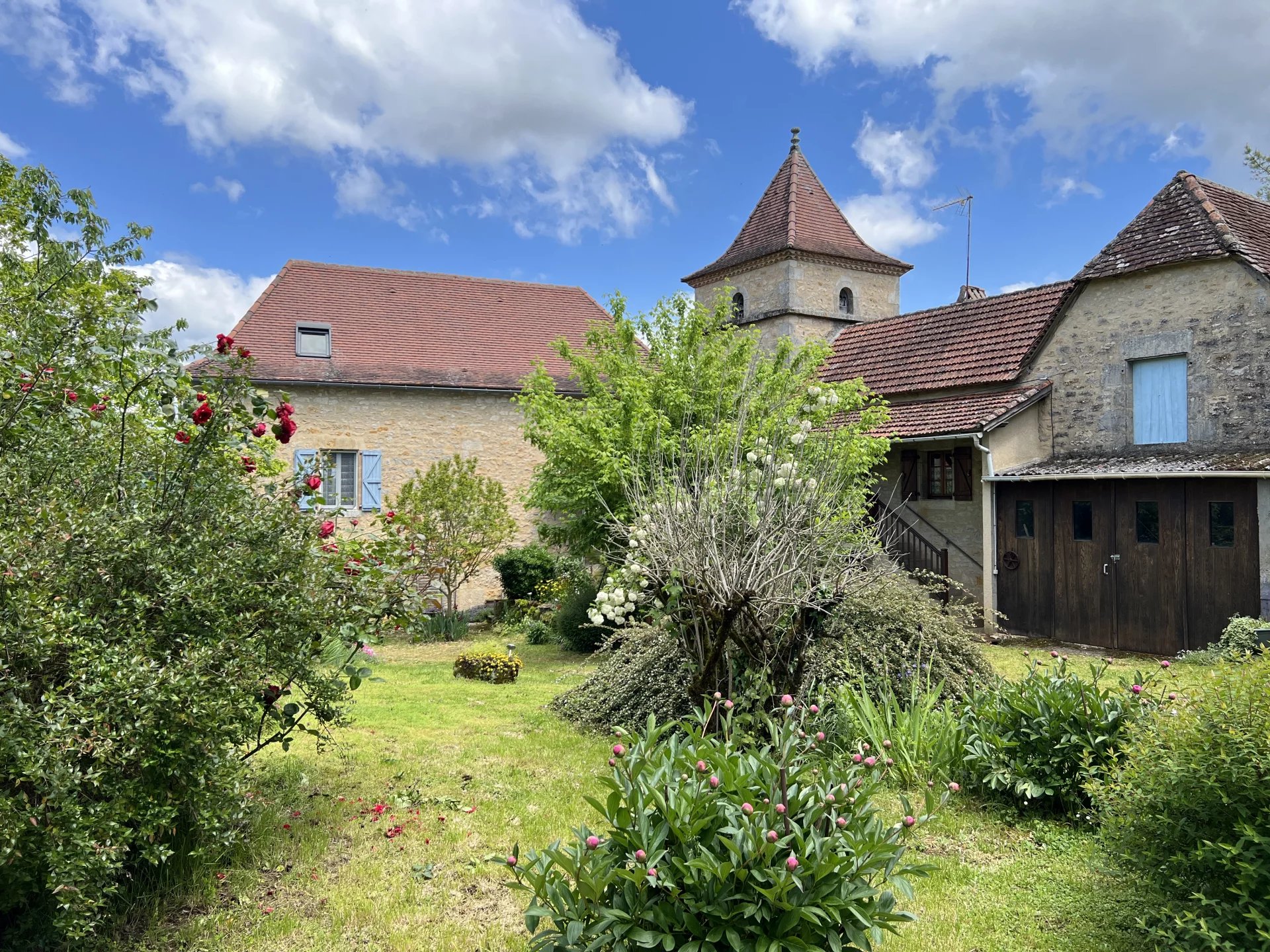 Exclusive to Beaux Villages! Traditional, stone house with pigeonnier and breathtaking views!