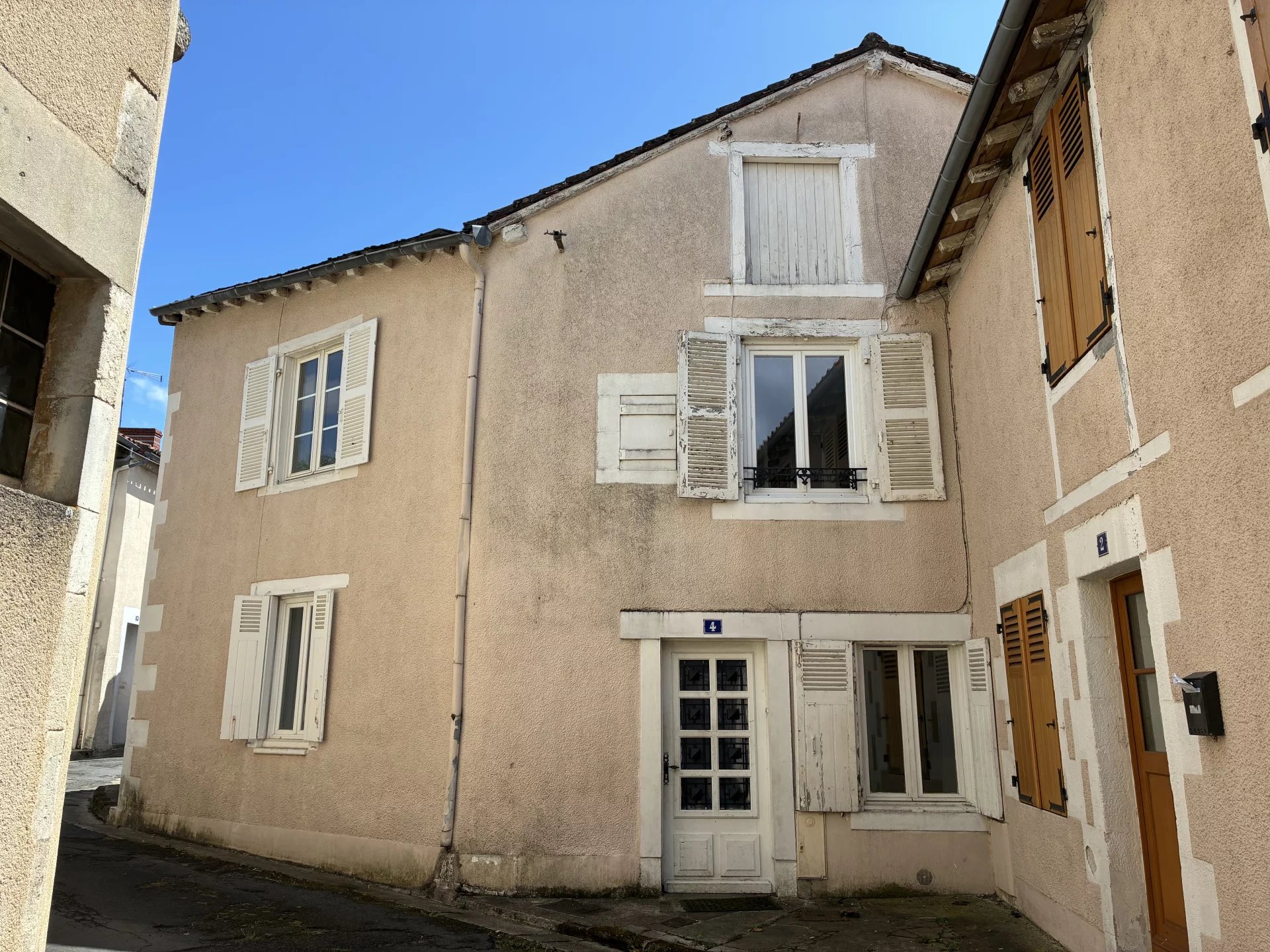 Maison de ville à Montmorillon, idéal pour investisseurs