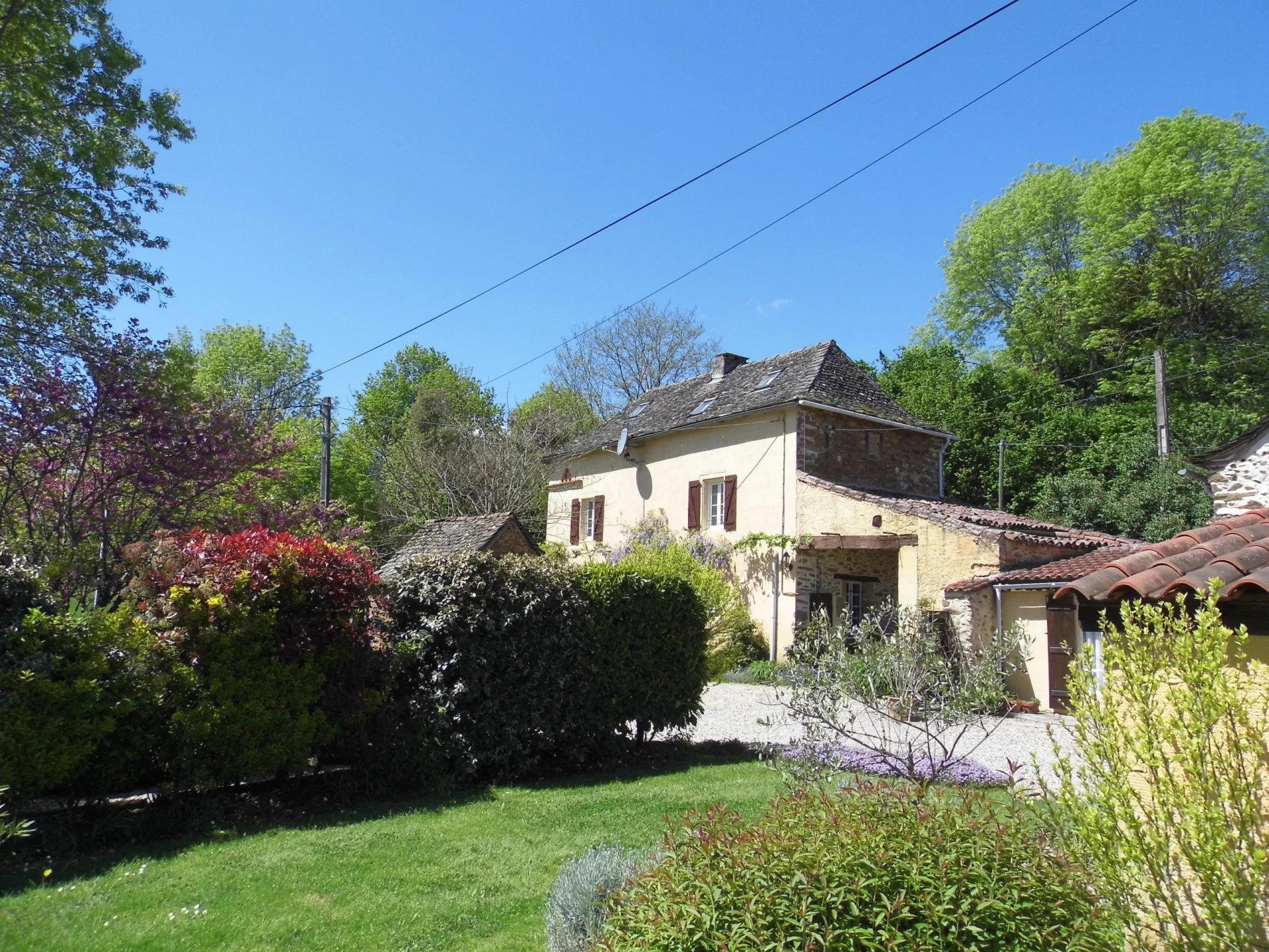 Country house plus 2 gites, pool and views to die for