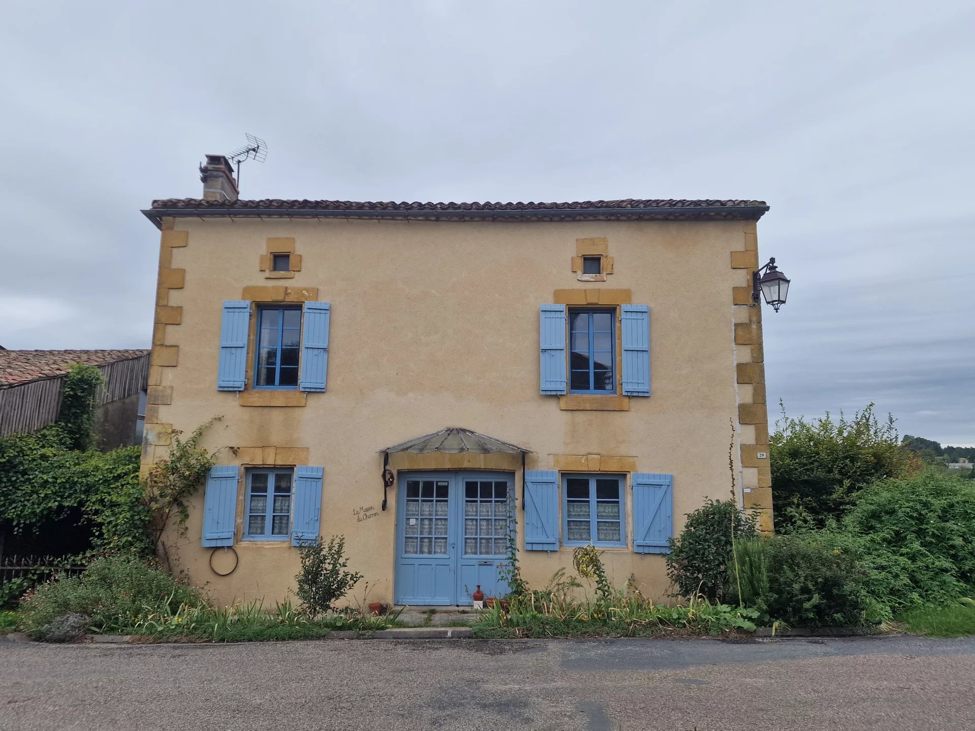 Charmante Maison en Pierre avec Vue Imprenable au Cœur d’une Bastide