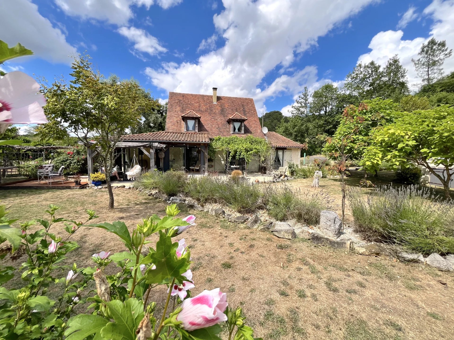Fabulous Perigourdine House with swimming pool