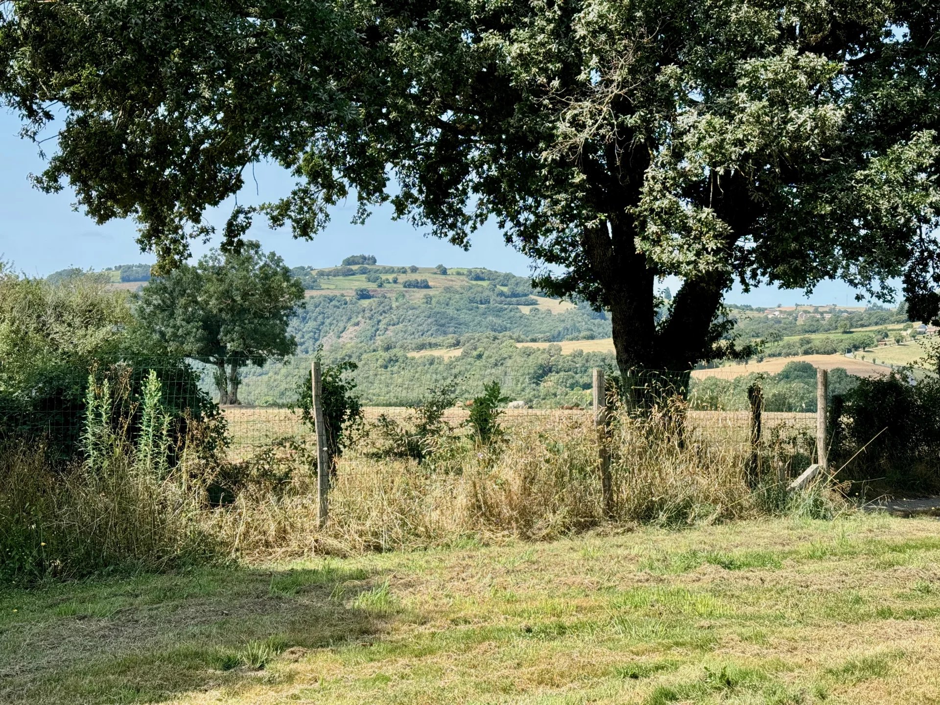 Refuge en Pierre en Exclusivité au Cœur de la Campagne Tranquille