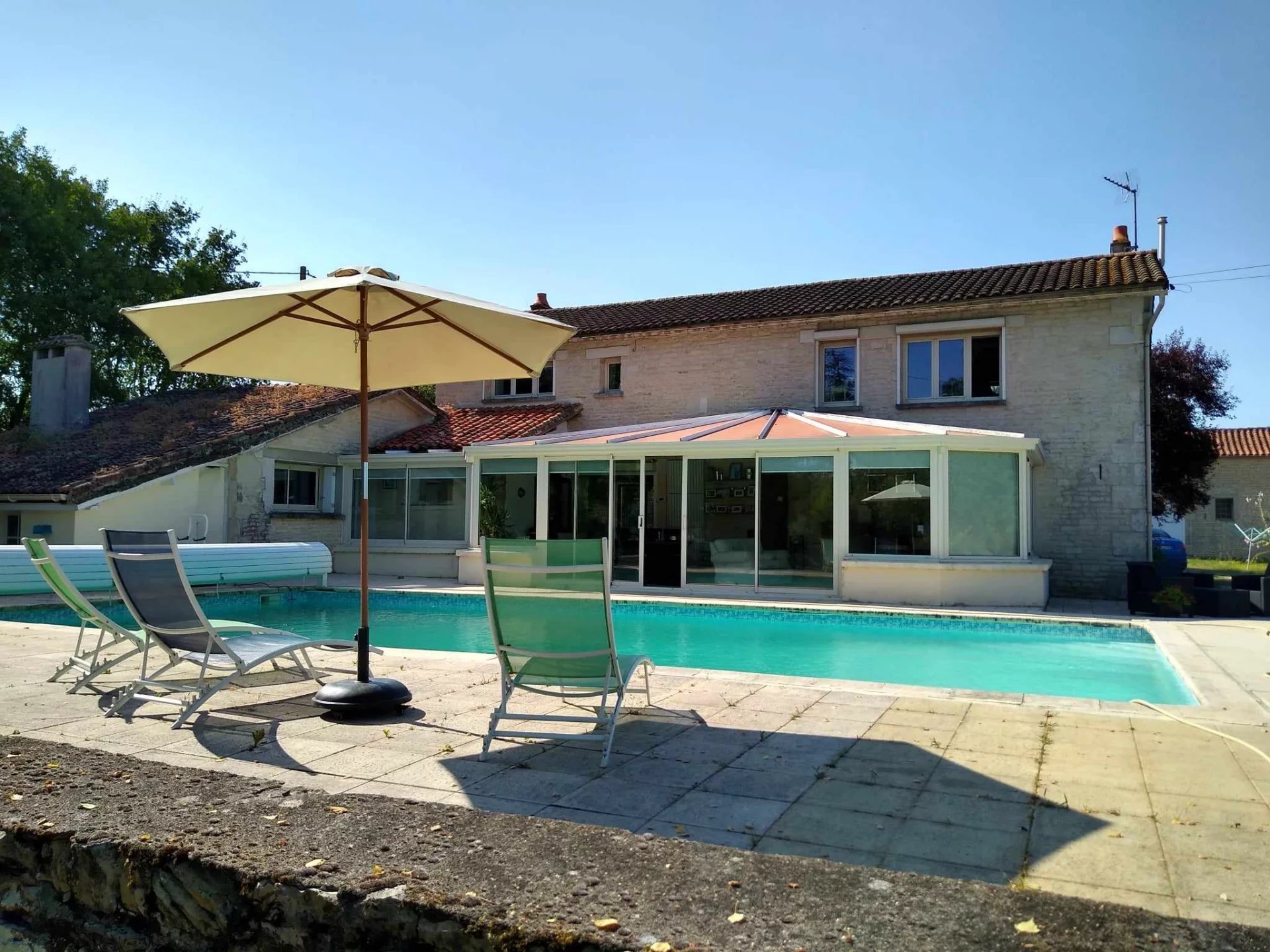 Jolie maison rurale indépendante avec piscine