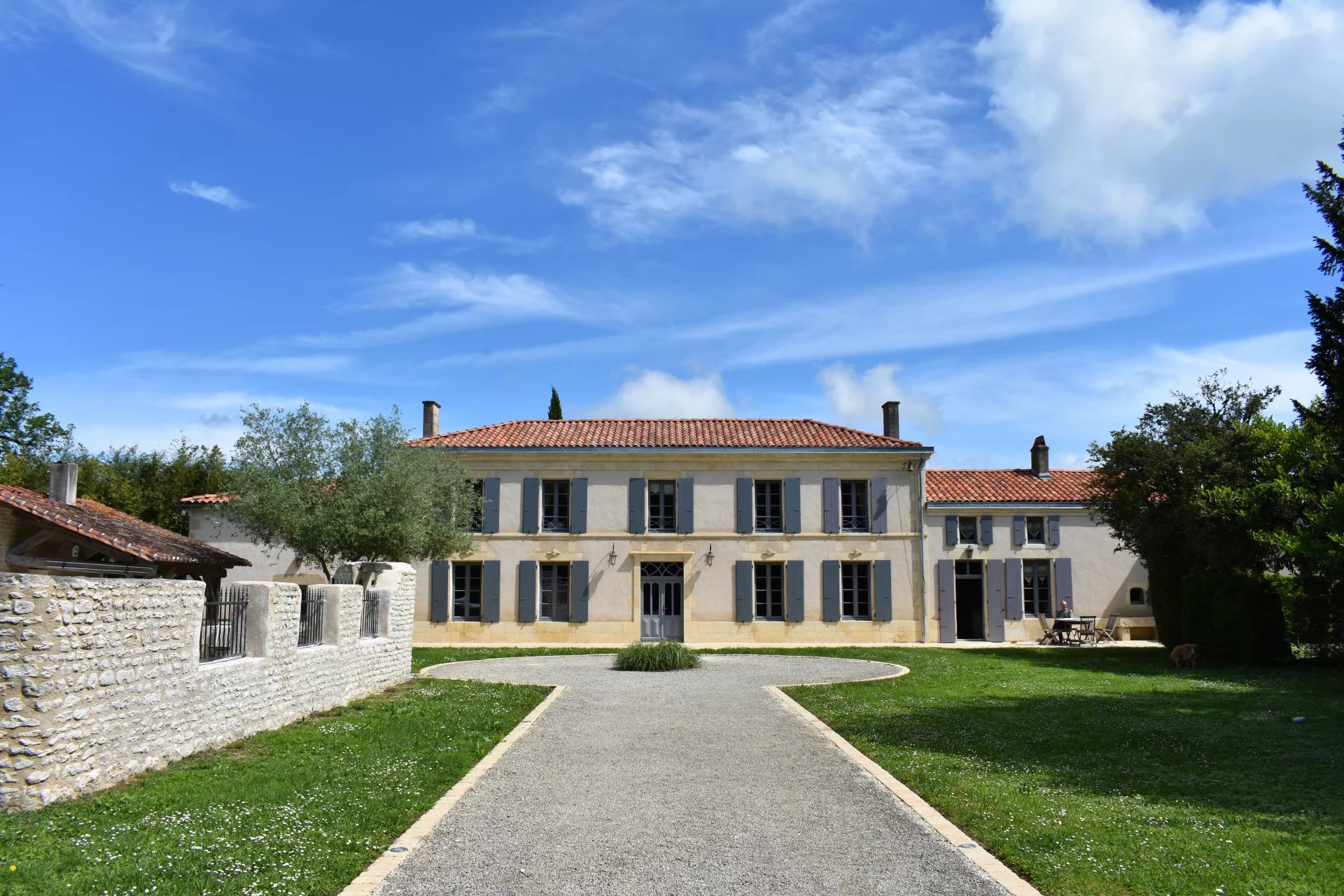 1 hour from La Rochelle, fabulous 18th century estate