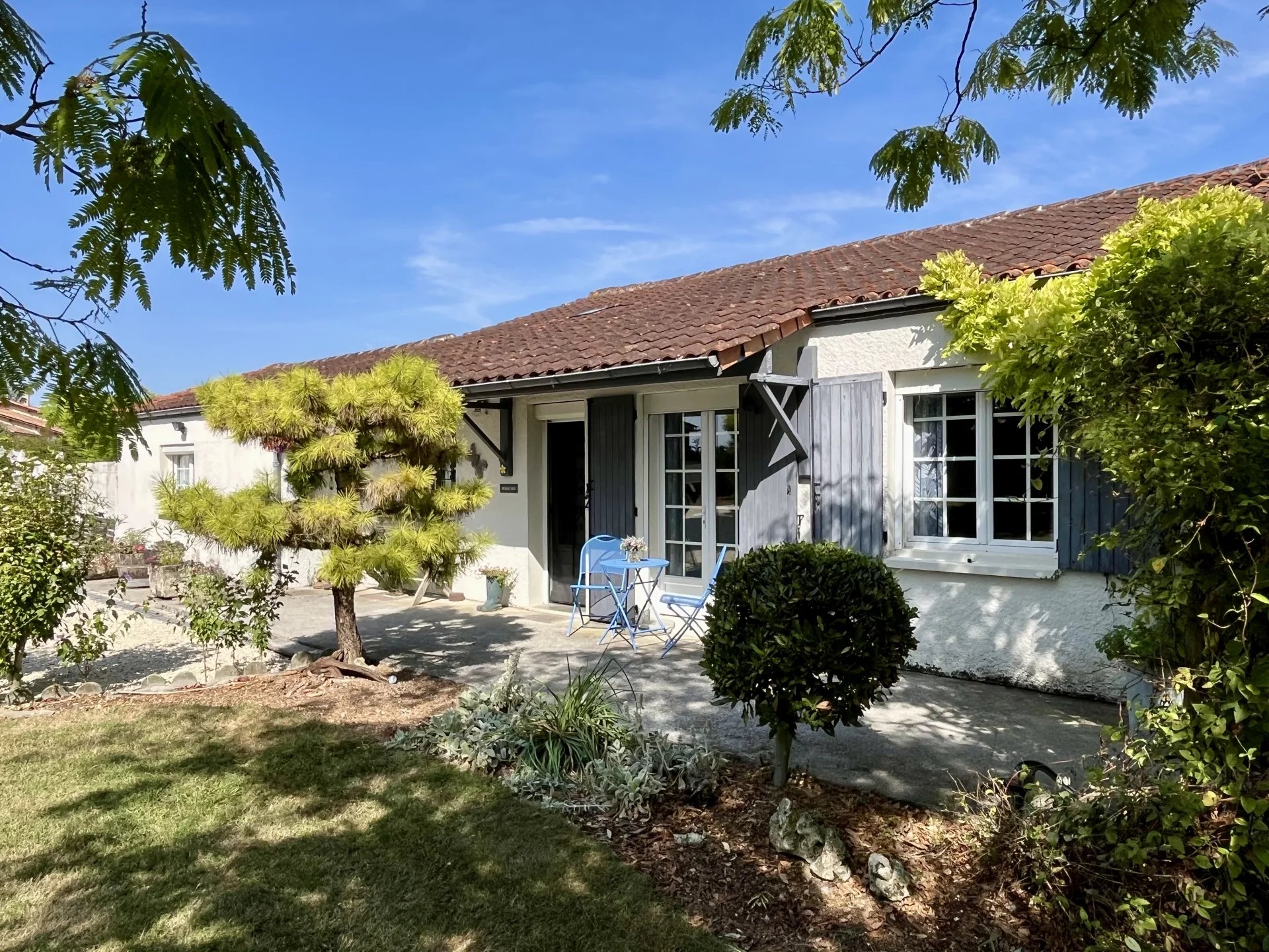 Maison avec piscine dans un état irréprochable