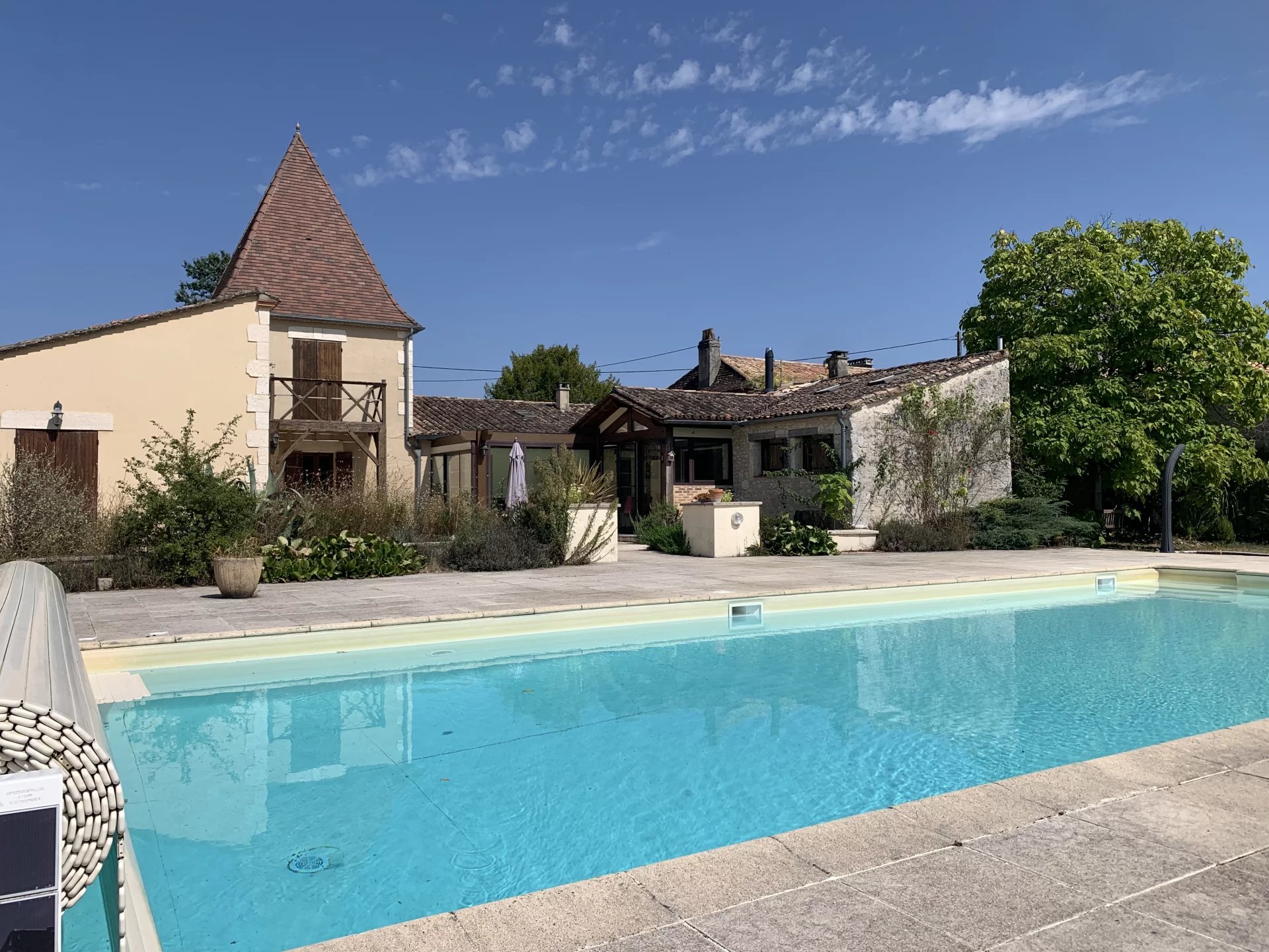 Stone house with 3 Gîtes