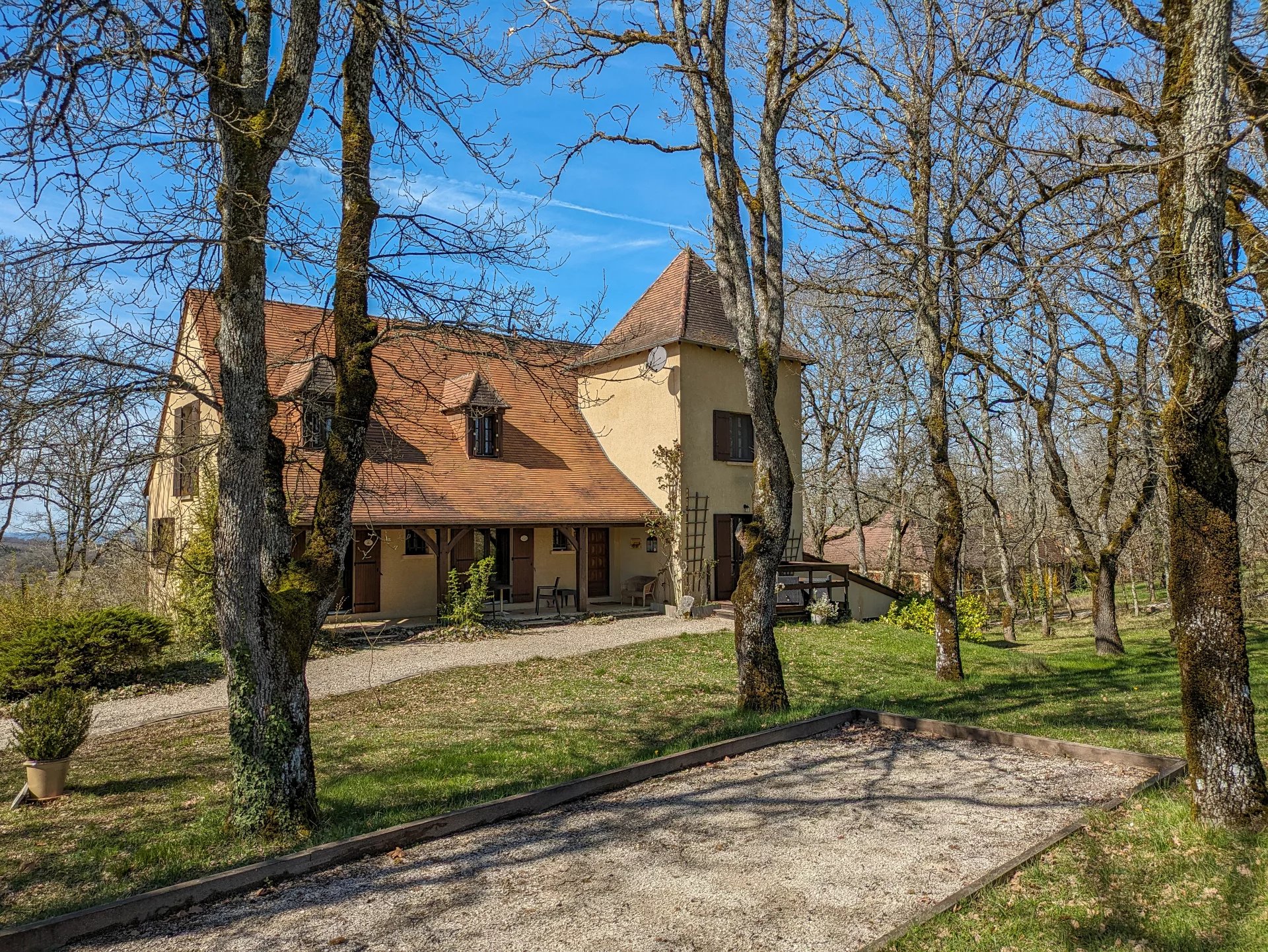 350m2 of flexible, well presented accommodation - Dordogne Valley