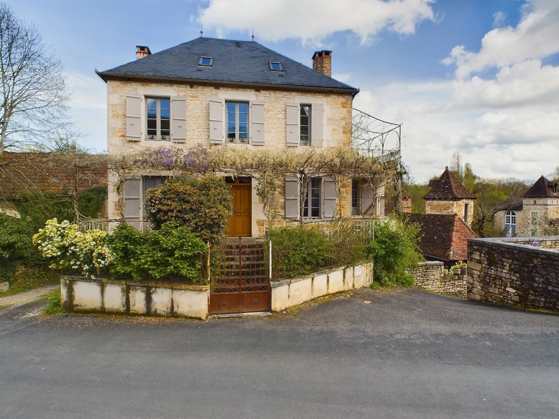 Charming Manor house with additional accommodation in beautiful village