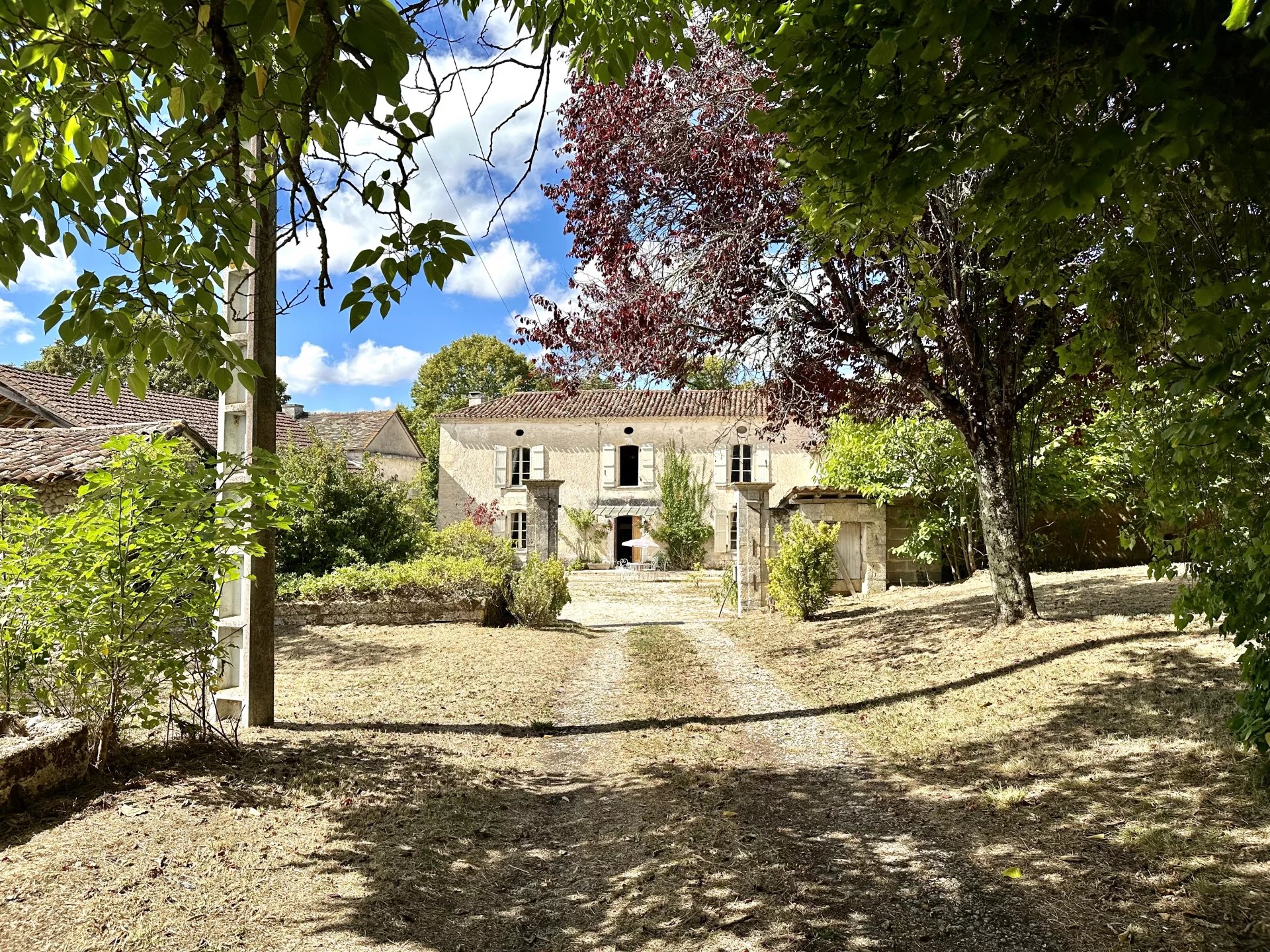 Belle maison de Maître avec dépendances et très belle vue