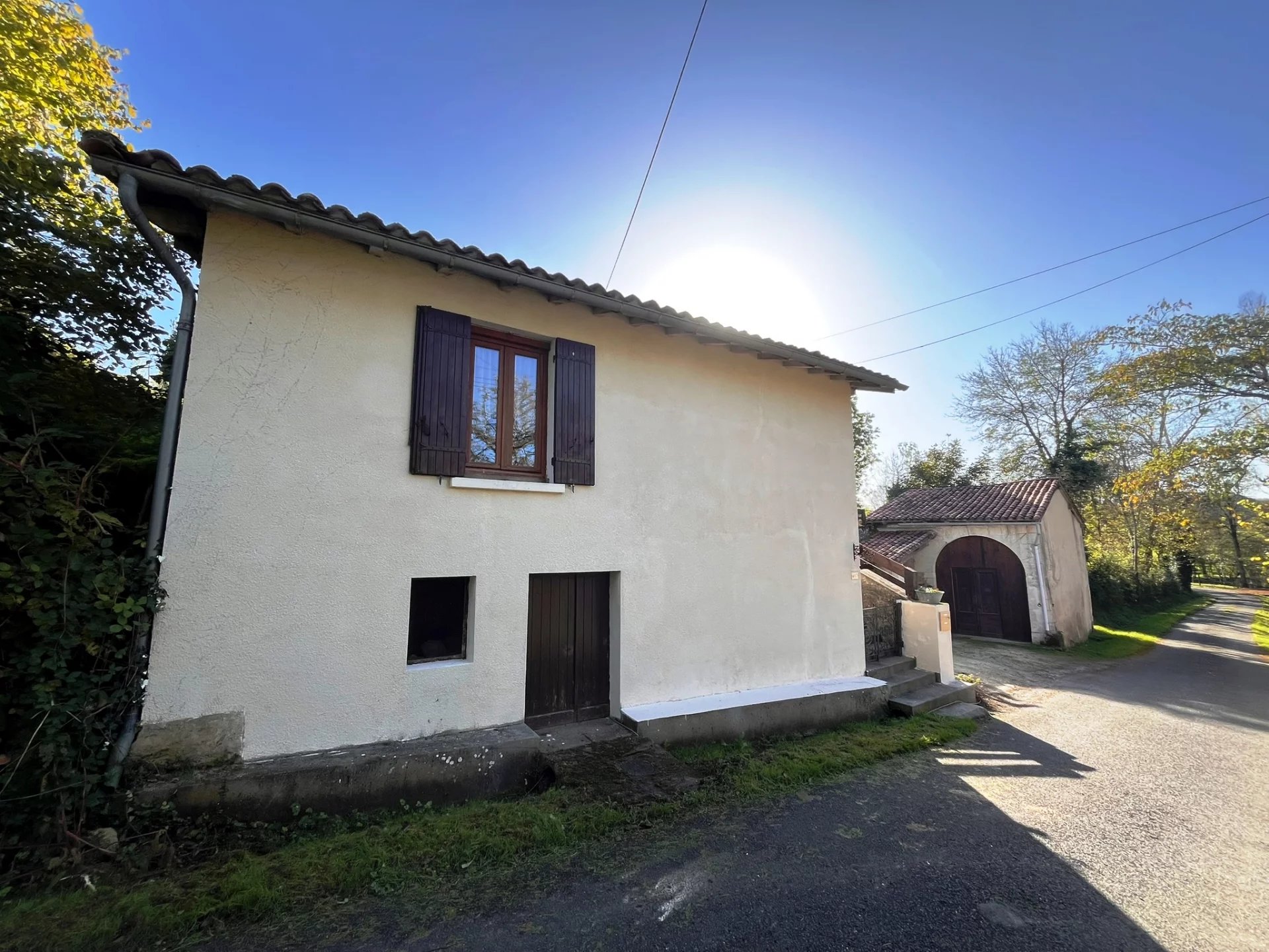 Lovely stone property in a quiet hamlet near Aubeterre-sur-Dronne