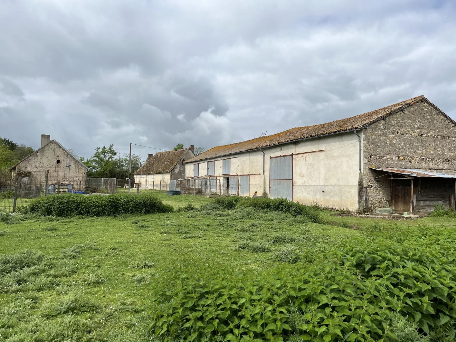 Old farm and outbuildings to renovate