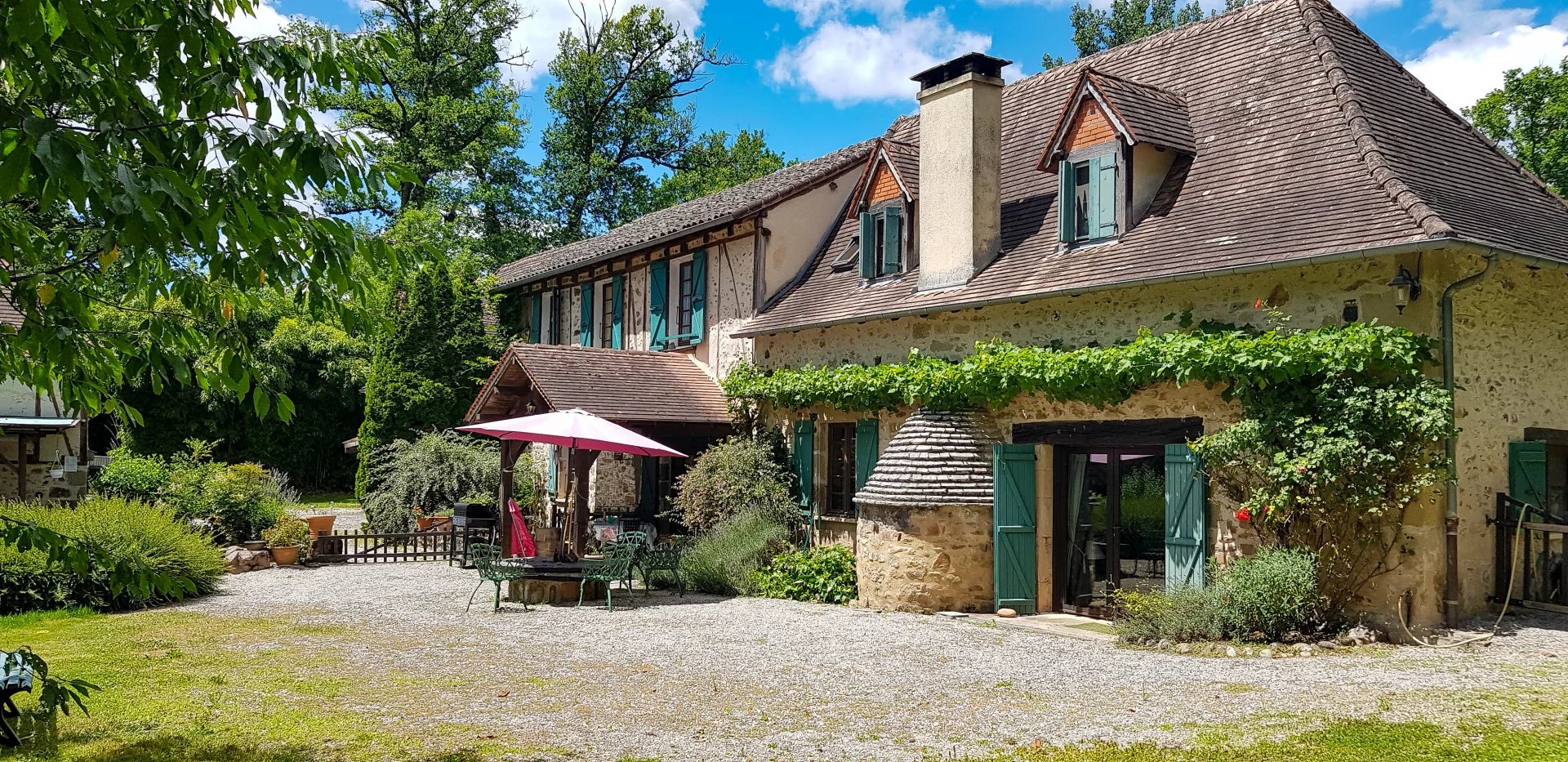 Moulin en pierre entièrement restauré dans la vallée de la Dordogne