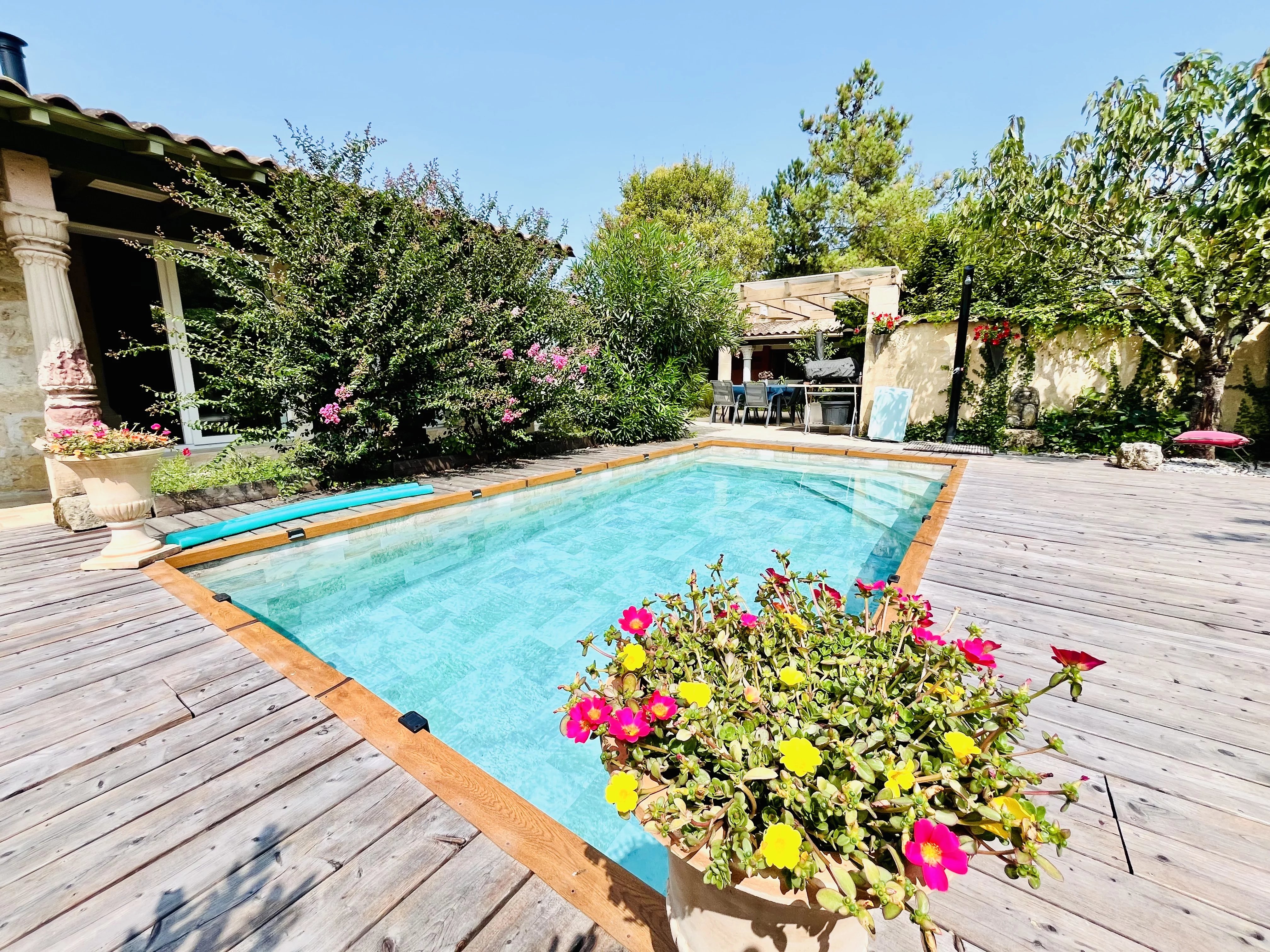 Luxury house with courtyard and swimming pool in Bergerac