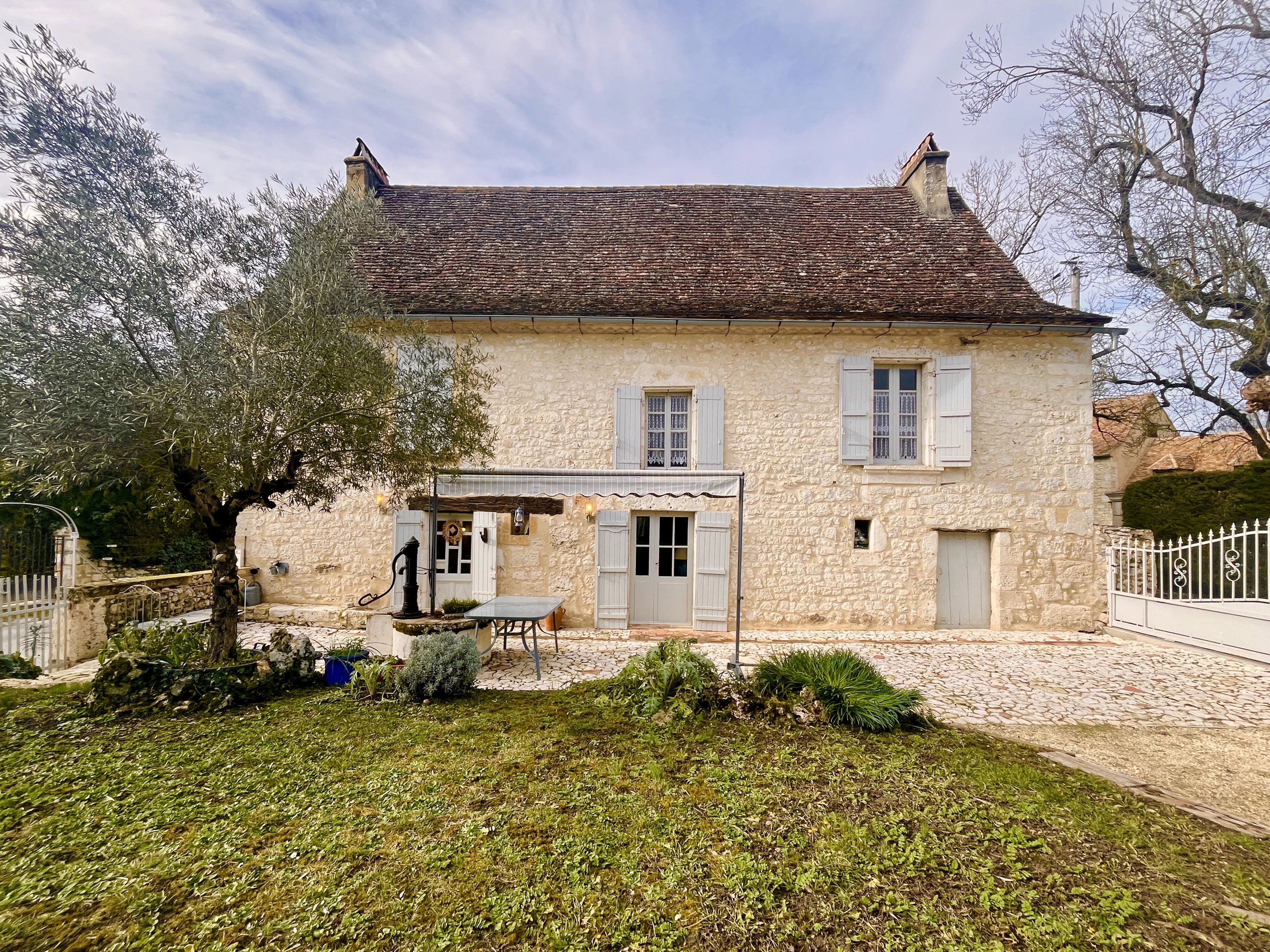 Lovely stone village house with fenced garden