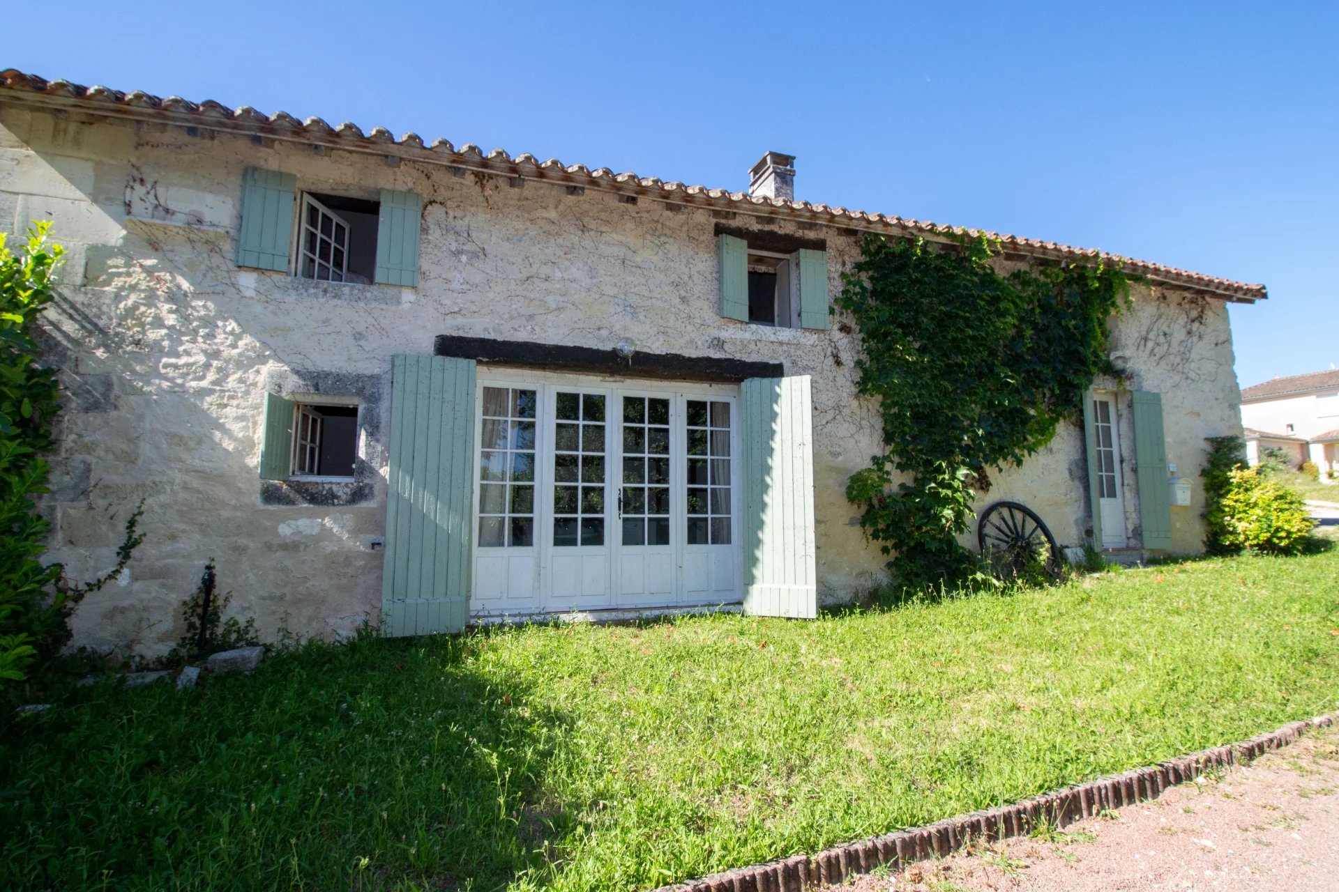 Beaux Villages Immobilier - Ideal lock up and leave near Verteillac