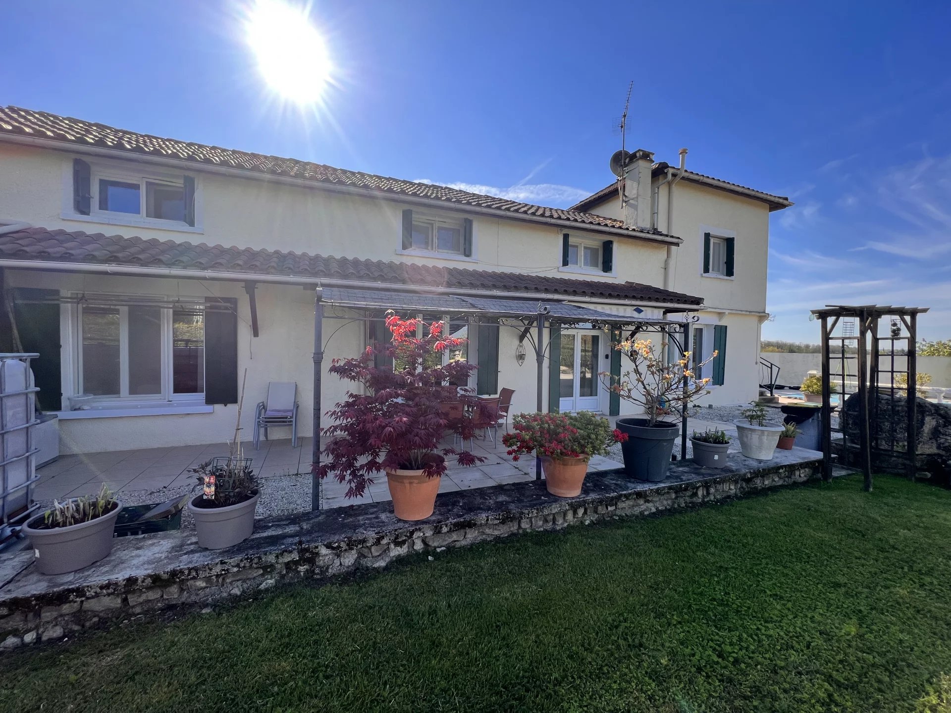 Beautiful 3+ bedroom village house close to all amenities