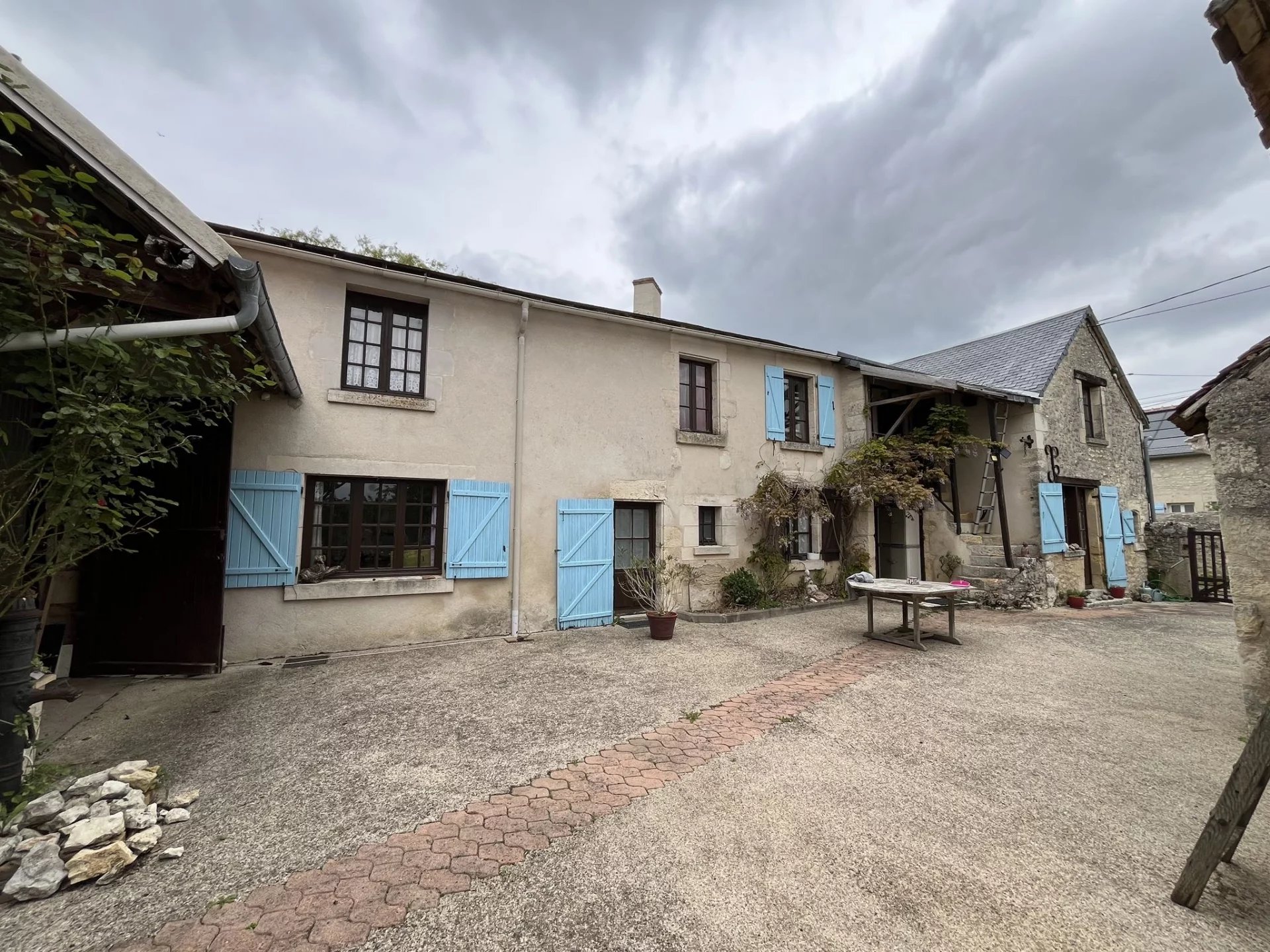 Pretty hamlet house with large outbuildings