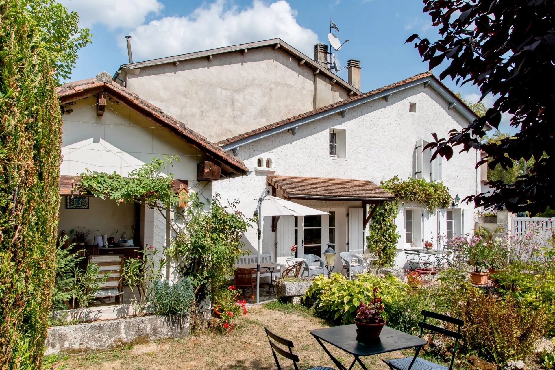 Charmante propriété de village de 2 chambres