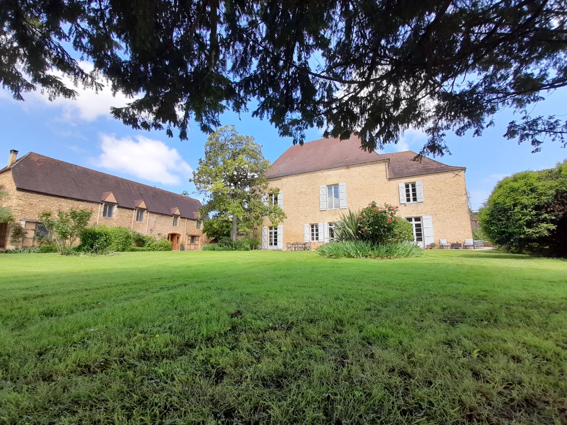 Magnifique manoir du 15ème siècle avec 2ème maison et appartement