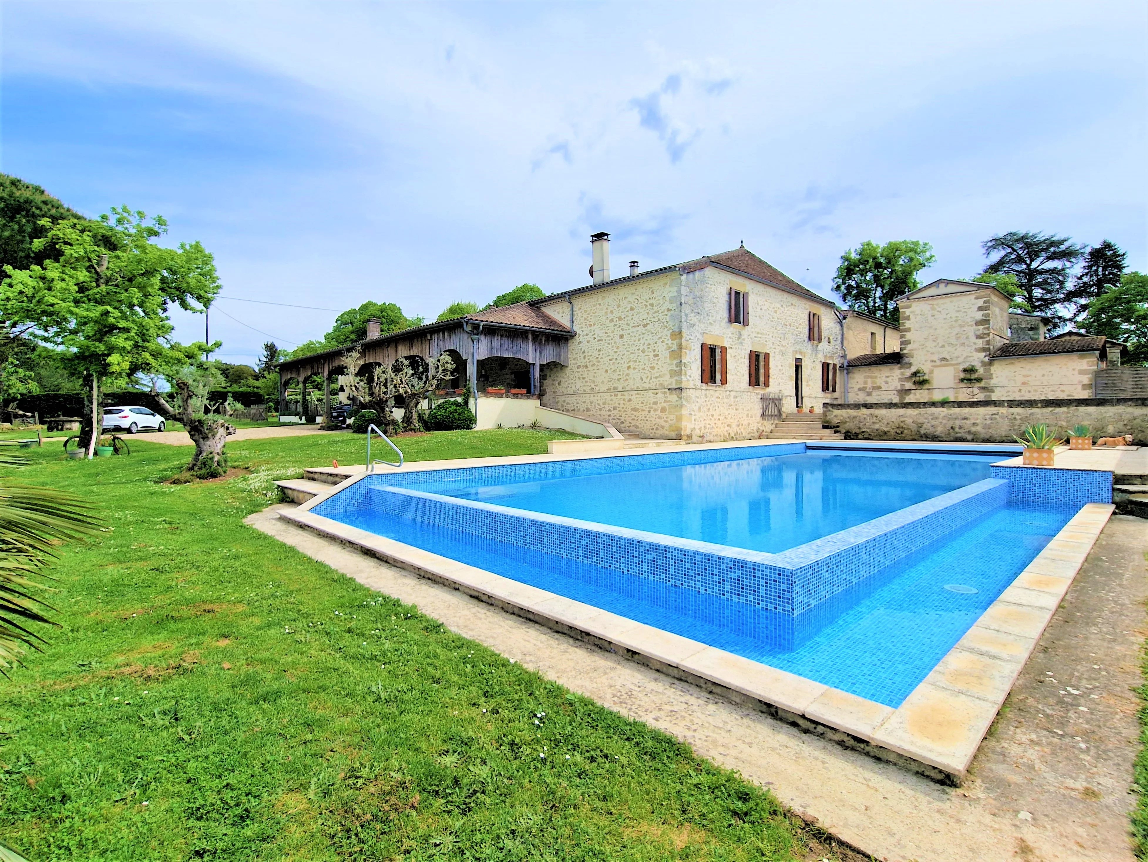 Jolie propriété à l'orée du village