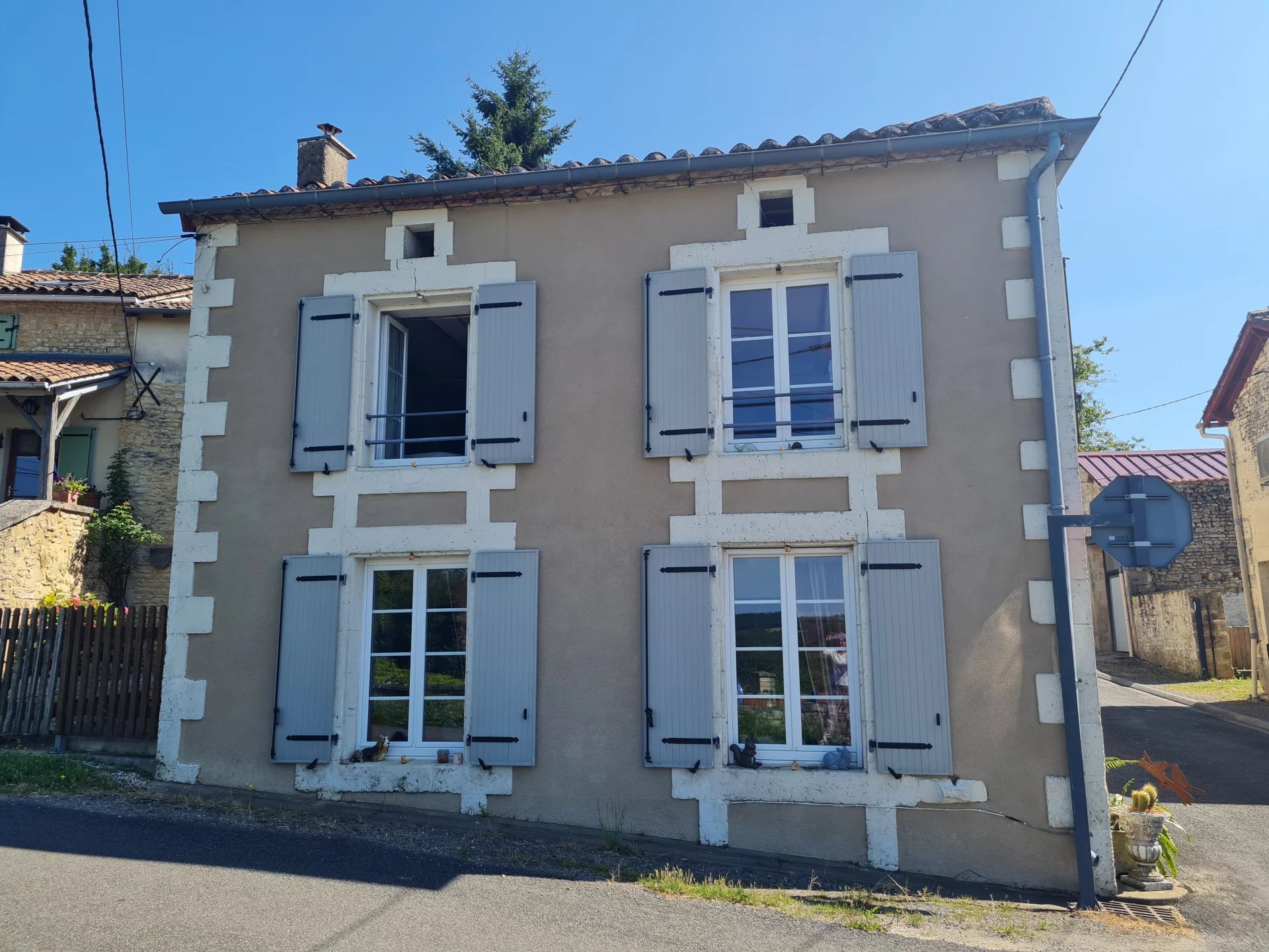 Une mignonne maison de deux chambres avec vue sur la campagne