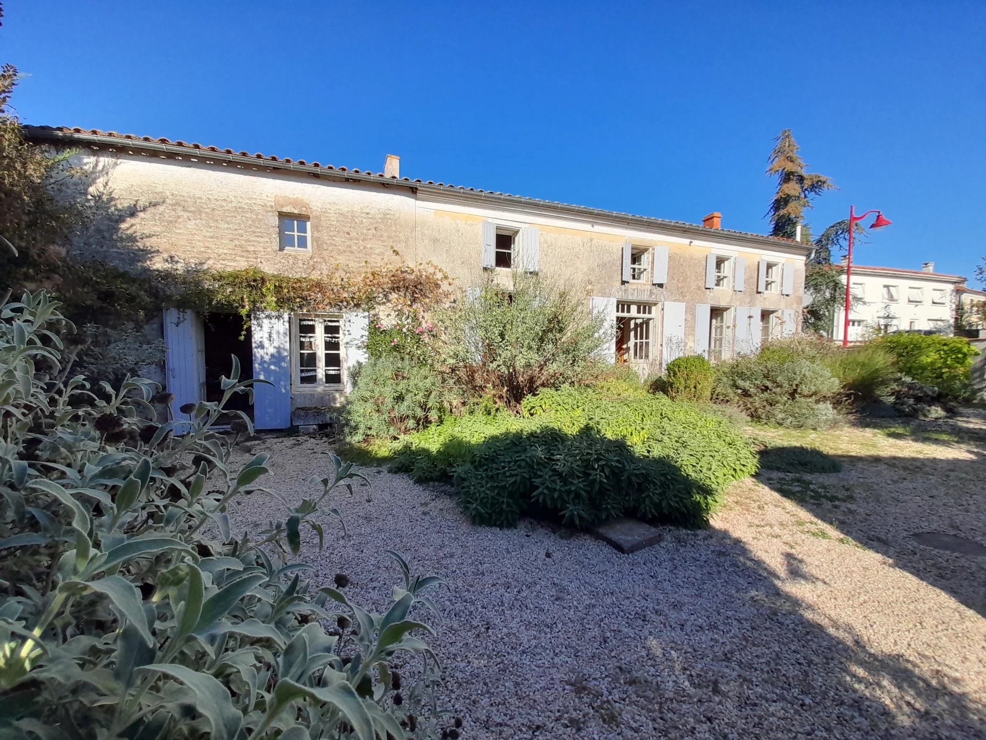 Lovely renovated farmhouse between Surgères and Saint Jean d'Angely