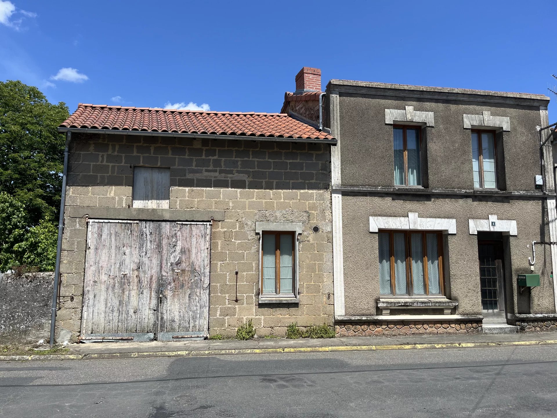 Maison de bourg de 4 chambres à rénover