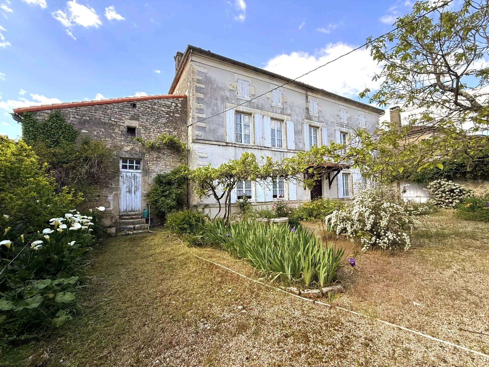 Belle maison de maître du XVIIIe siècle comprenant six chambres