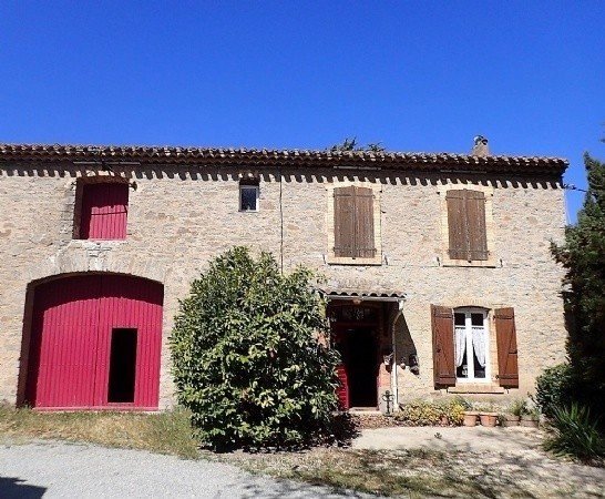 Character 5 bedroom, 4 bathroom manor house surrounded by vineyards, minutes from the Canal du Midi
