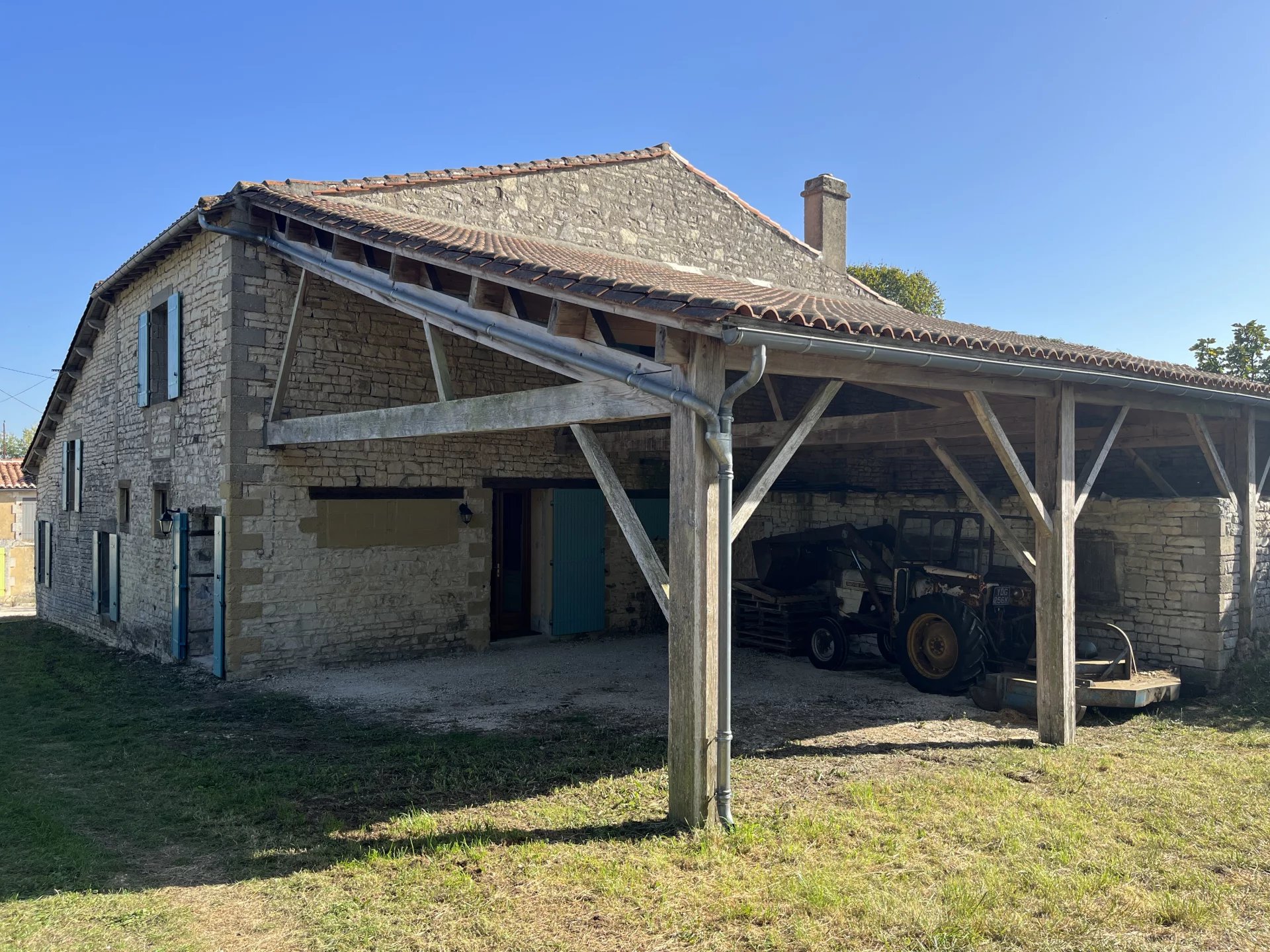 Room for you, guests and horses!