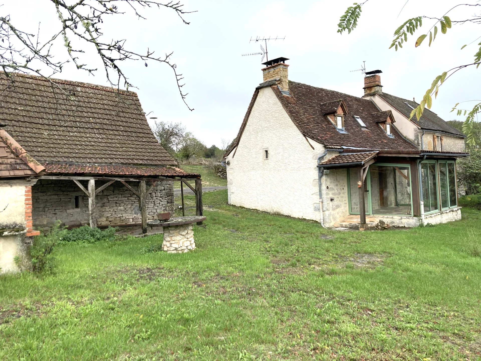 Former farm to renovate in the heart of the Braunhie forest