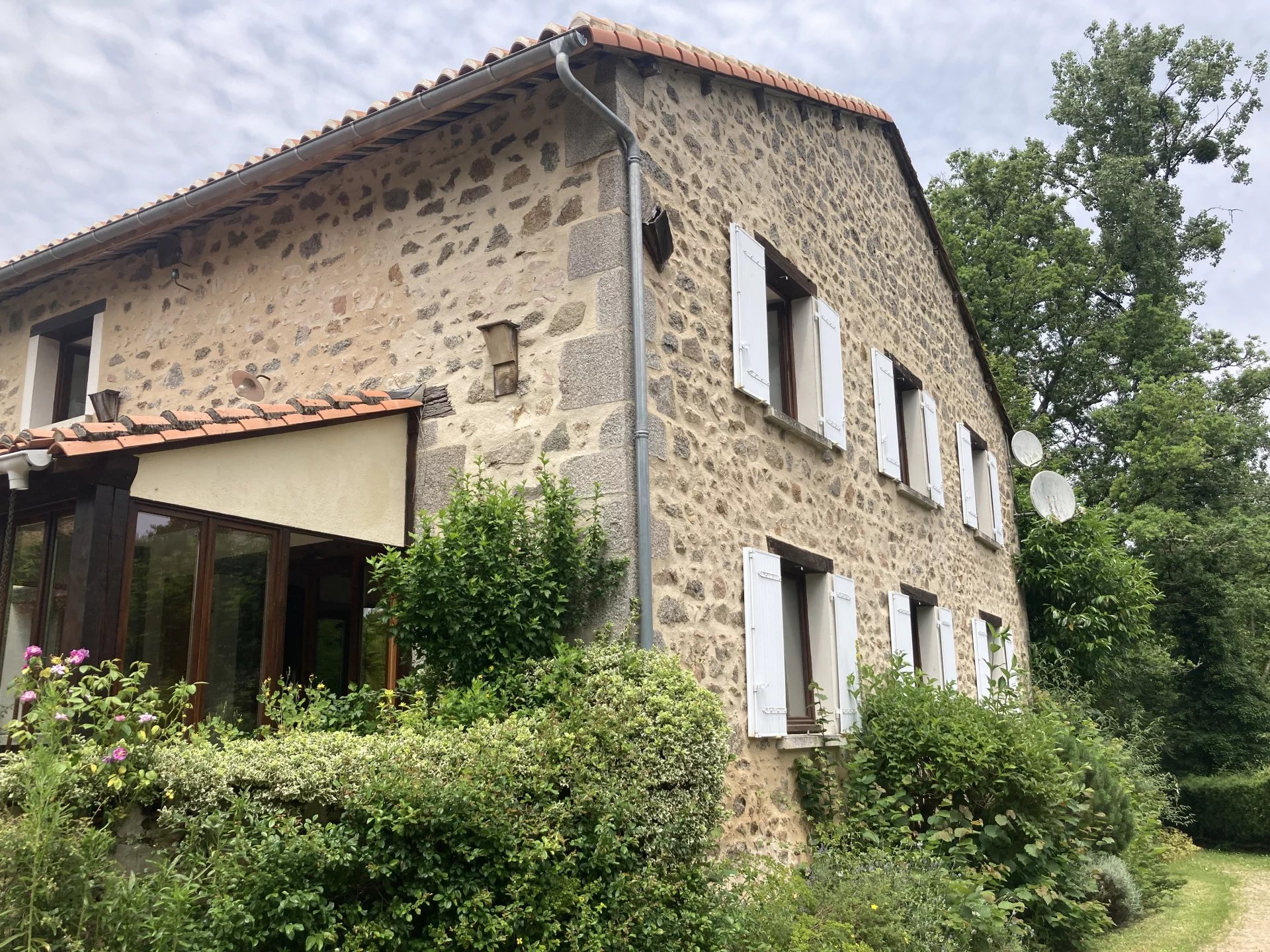 Maison spacieuse et isolée de 4 chambres avec lac