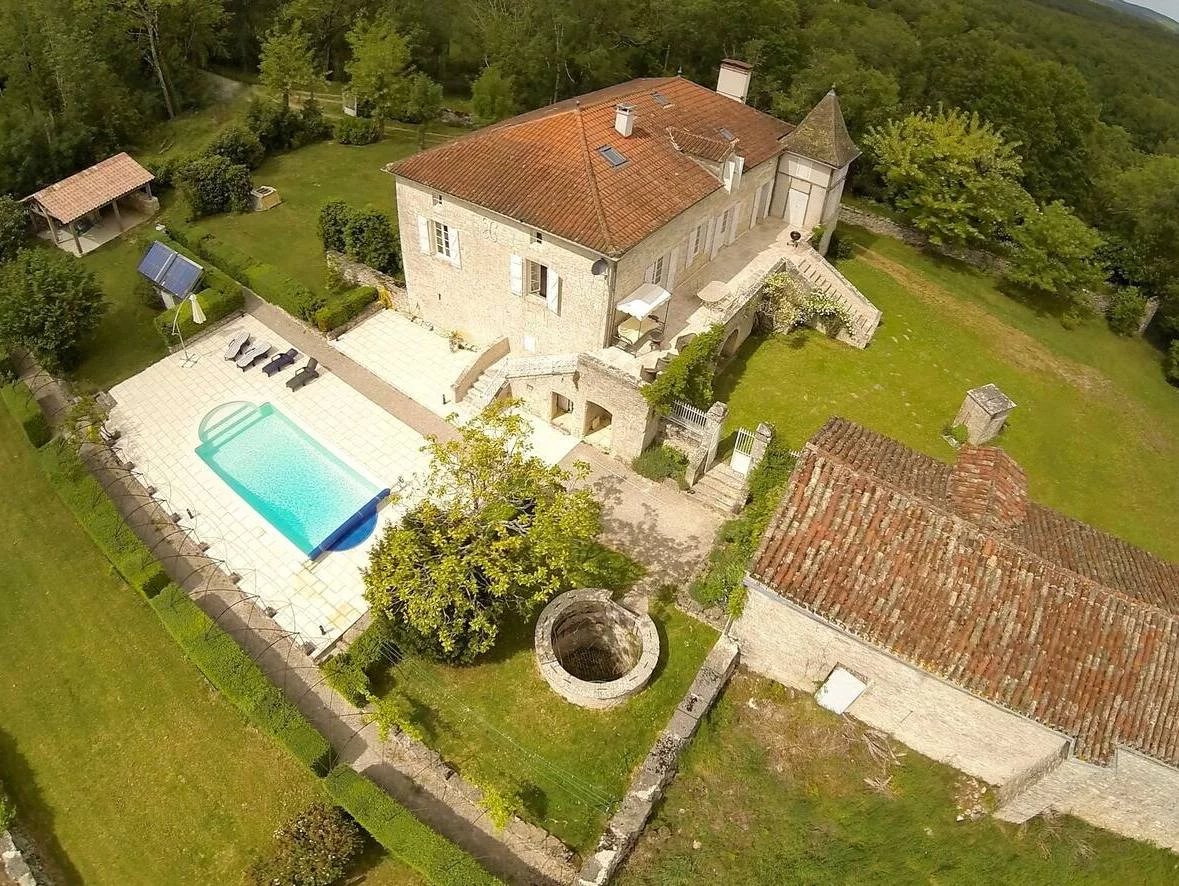Coup de Coeur! Belle maison Quercynoise avec piscine et dépendance.