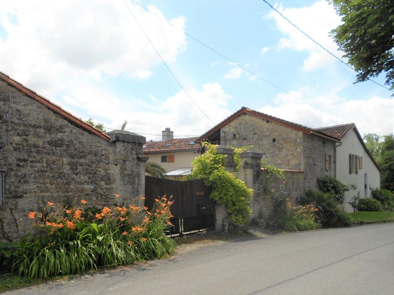 Maintained 4-bedroom house with gite, outbuildings: barn, 2