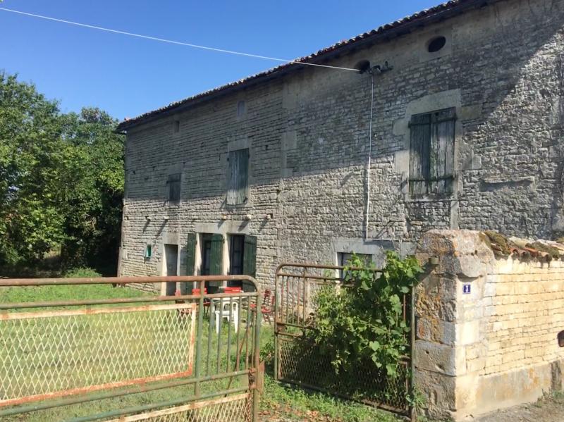 Attractive stone house to renovate with large barn and gard